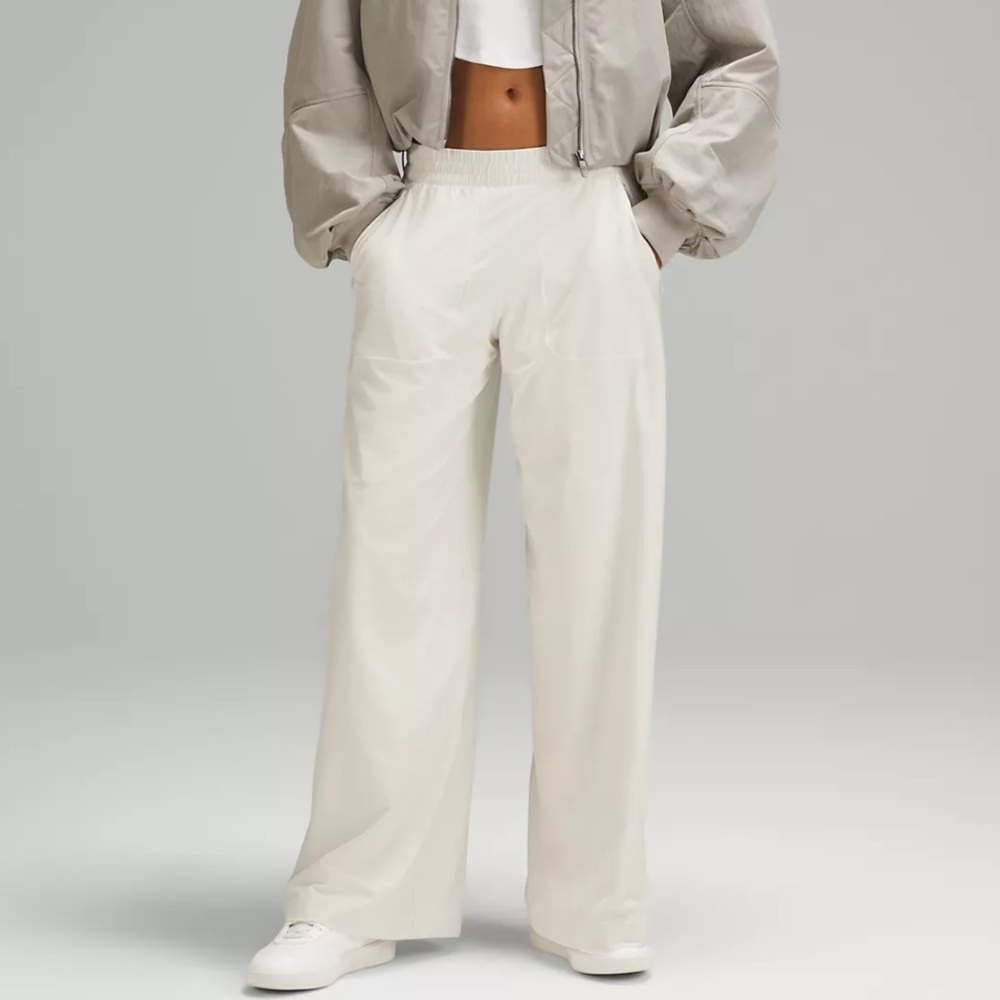 White Lulu cropped wide leg pants